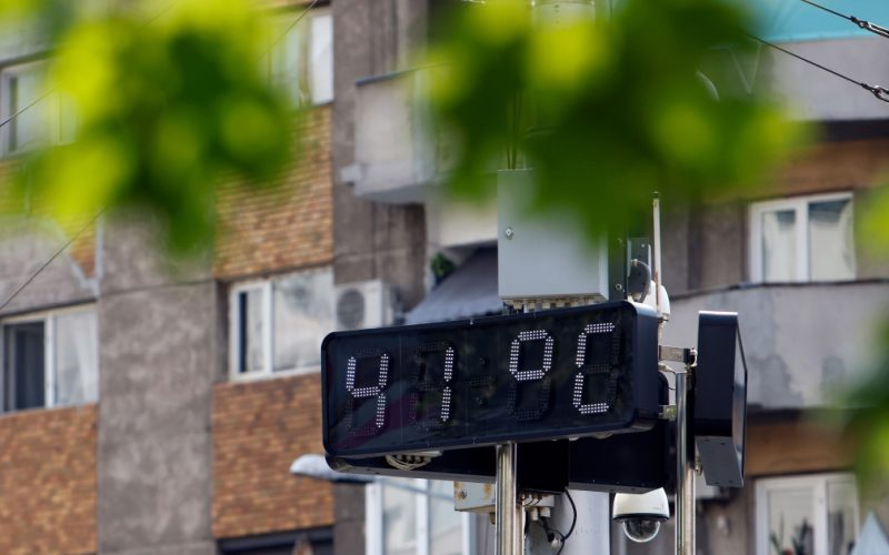 Canicula Extinsă în România: Impactul Valului de Căldură Asupra Societății și Mediului