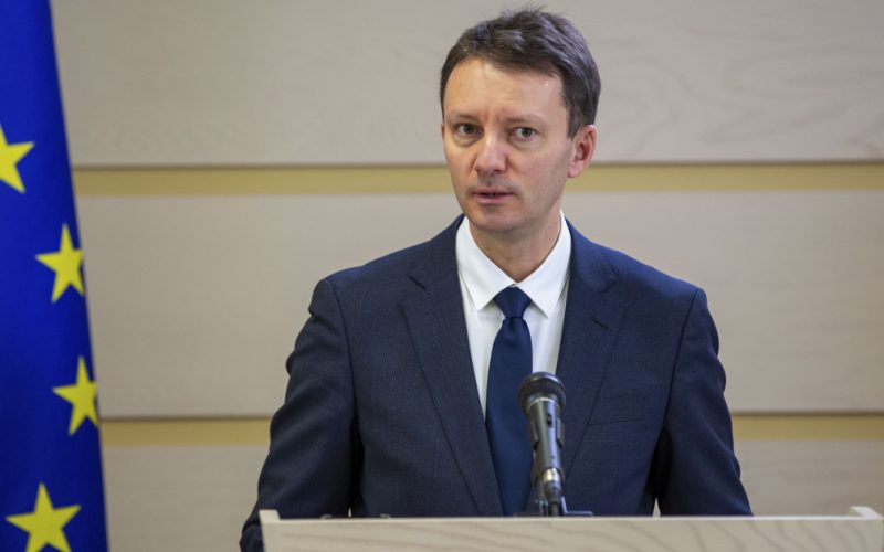Confruntarea Politică: Siegfried Mureșan și Critica la Adresa lui Sorin Grindeanu