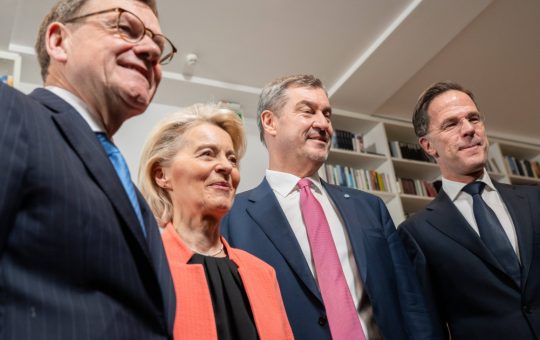 NATO în Epoca Modernă: Germania și SUA Negociază un Nou Acord pentru Sprijinul Ucrainei