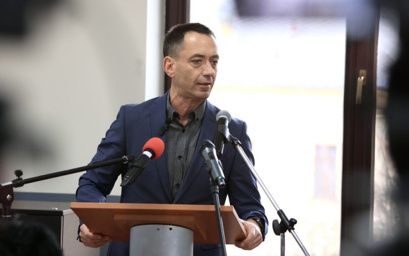 Criza guvernamentală din România: Analiza negocierilor și perspectivele politice în contextul declarațiilor lui Csoma Botond
