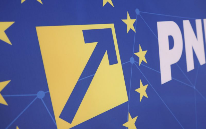 Migrarea politică în Senatul României: Ce înseamnă plecarea senatorilor de la PACE-Întâi România la PNL?