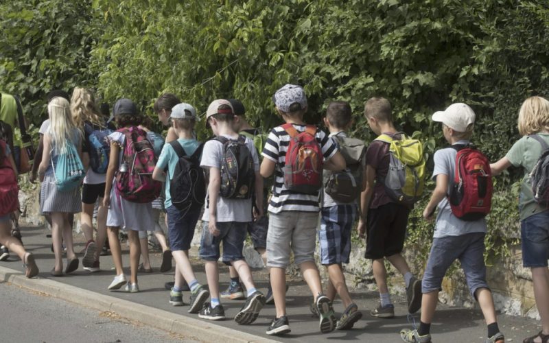 Înșelăciune în Tabăra de Vară: Ce se Ascunde în Spatele unei Experiențe Dezastruoase pentru Elevi