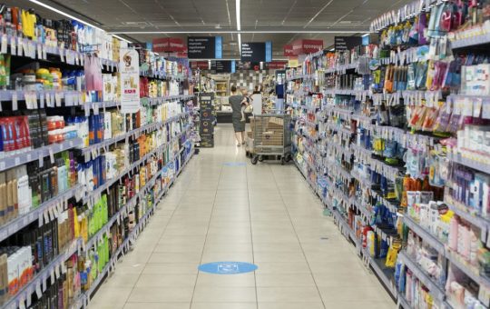 Decizia Greciei de a Renunța la Plafonarea Prețurilor Alimentelor: Context, Implicații și Perspective