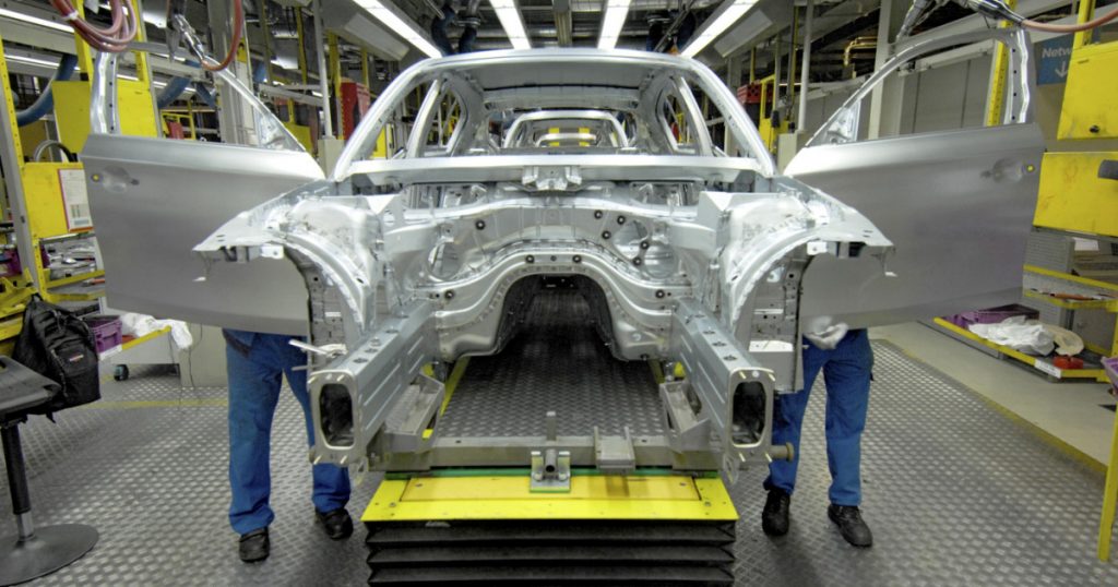 Inteligența Artificială în Industria Auto: Lecții Învățate de la Ford