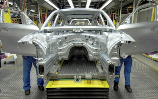 Inteligența Artificială în Industria Auto: Lecții Învățate de la Ford