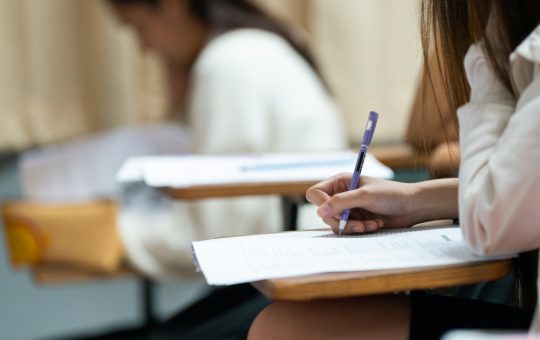 Bacalaureatul 2026: Provocările caniculei și impactul asupra examenelor finale