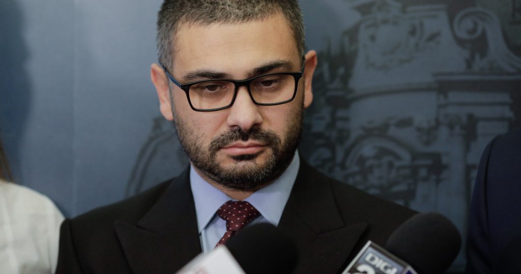 Conflictul Politic din România: Florin Manole și Critica la Adresa lui Siegfried Mureșan