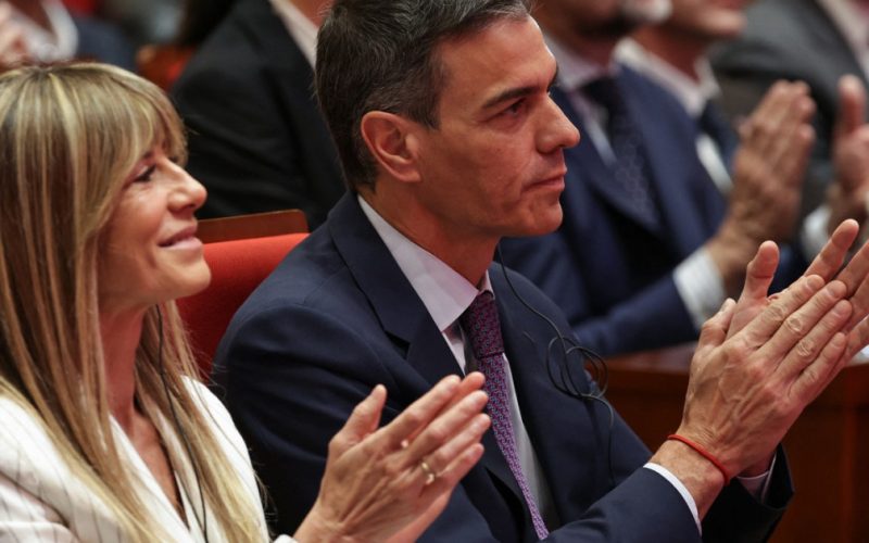 Controversă și Justiție: Soția Premierului Spaniei Înfruntă Provocări Legale în Timpul unei Vizite Oficiale în Turcia