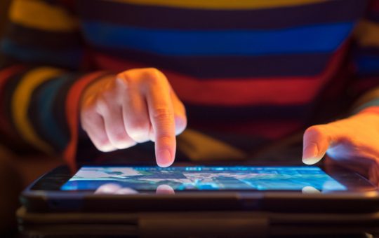 Proiectul pentru Protecția Minorilor în Mediul Digital: O Inițiativă Necesara în Fața Provocărilor Contemporane
