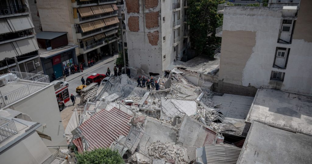 Prăbușirea unui bloc de locuințe în Atena: Cauze, consecințe și perspective asupra siguranței construcțiilor