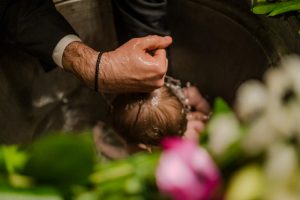 Fotograf botez: cum alegi omul potrivit pentru cea mai importantă zi din primul an
