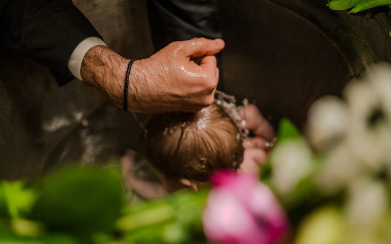 Fotograf botez: cum alegi omul potrivit pentru cea mai importantă zi din primul an