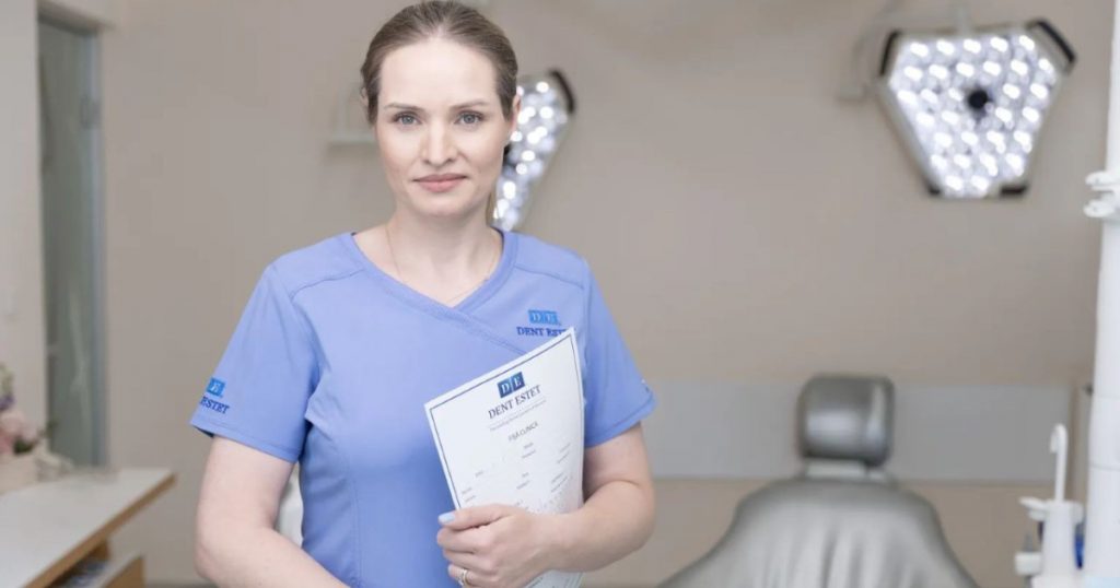 Dinți perfecți pe internet, dureri crunte în realitate: Impactul esteticii dentare moderne asupra sănătății orale