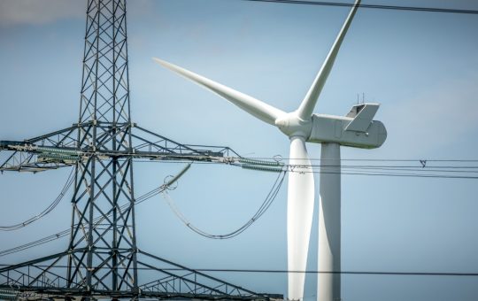 Uniunea Europeană Își Asumă Viitorul Energetic: Un Plan Ambițios de Electrificare pentru Reducerea Dependenței de Petrol și Gaze