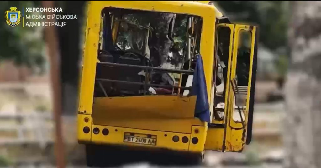 Atac cu Dronă în Herson: O Privire Asupra Impactului Conflictului Rus-Ucrainean