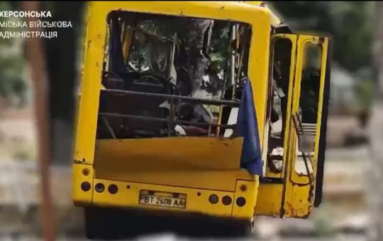 Atac cu Dronă în Herson: O Privire Asupra Impactului Conflictului Rus-Ucrainean