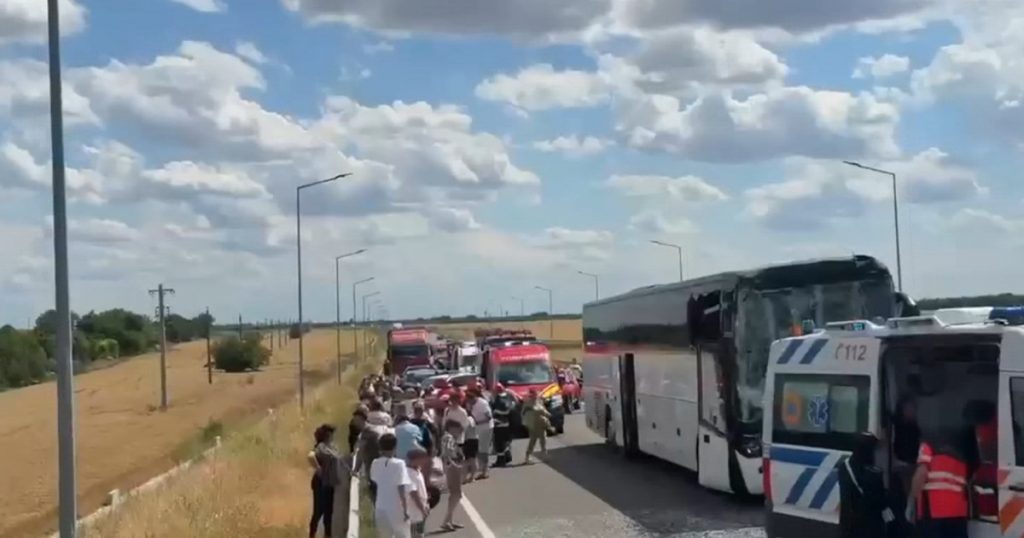 Accident grav în Călărași: Impactul tragic al coliziunii dintre un autocar și un autotren