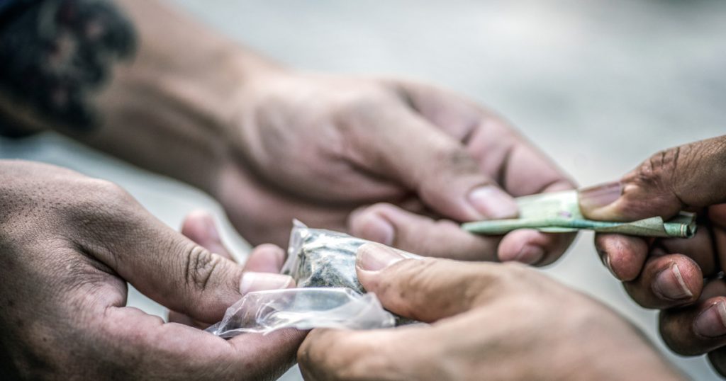 Creșterea alarmantă a consumului de droguri în rândul femeilor tinere din România: O analiză detaliată