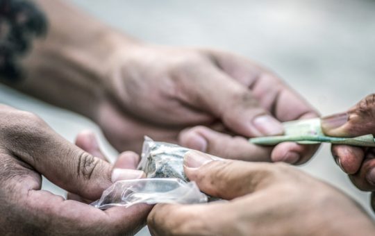 Creșterea alarmantă a consumului de droguri în rândul femeilor tinere din România: O analiză detaliată