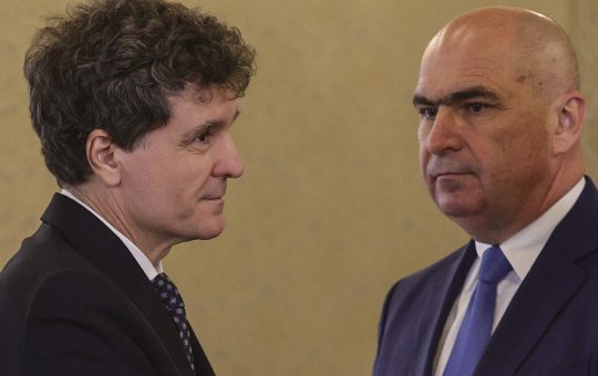 Tensiuni Politice în România: Discuțiile Liberale cu Președintele Nicușor Dan și Provocările Formării Guvernului