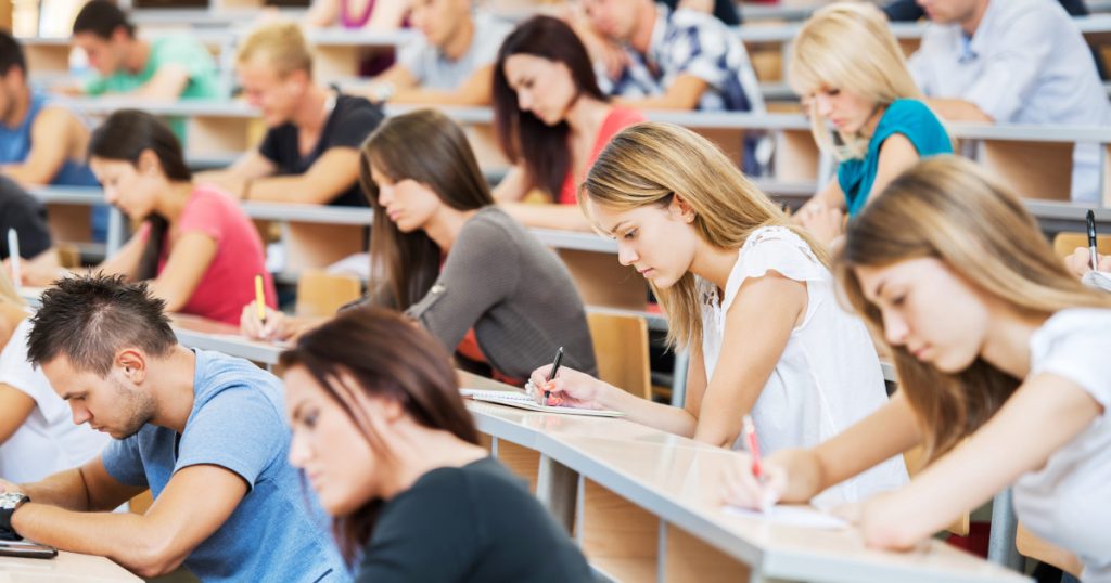 Admiterea Universitară în 2026: Tot Ce Trebuie Să Știi Despre Înscrieri și Proceduri