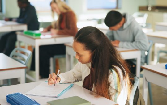 Bacalaureatul 2026: O privire detaliată asupra sesiunii de toamnă și implicațiile acesteia pentru absolvenți