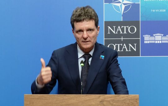 Nicușor Dan și Summitul NATO: Oportunități și Provocări pentru România în contextul prezenței militare americane