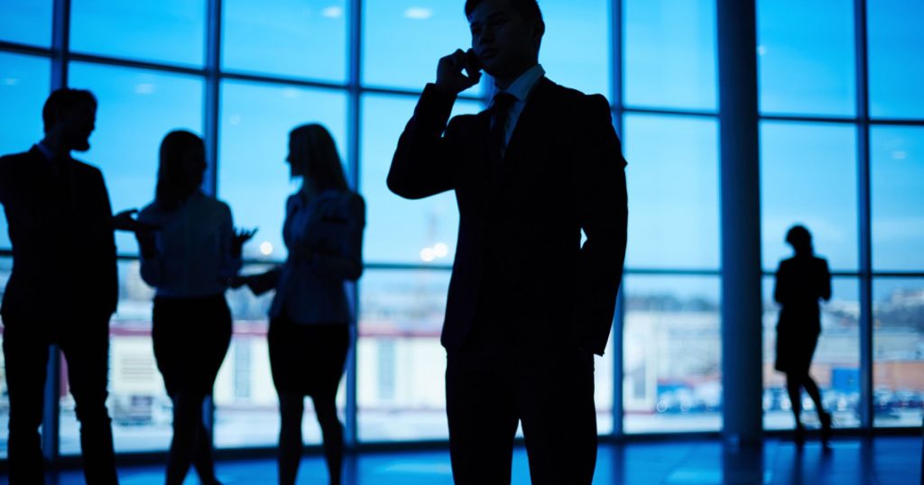 Evoluția Tehnologică a Telefoniei Mobile în România: Impactul Localizării Apelanților la 112
