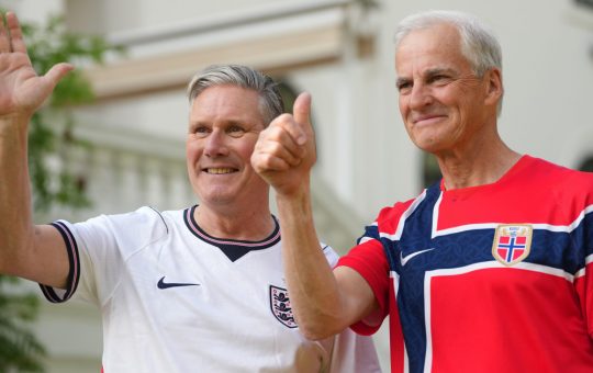 Dialogul dintre liderii britanici și norvegieni: O întâlnire sportivă cu implicații politice în contextul CM 2026