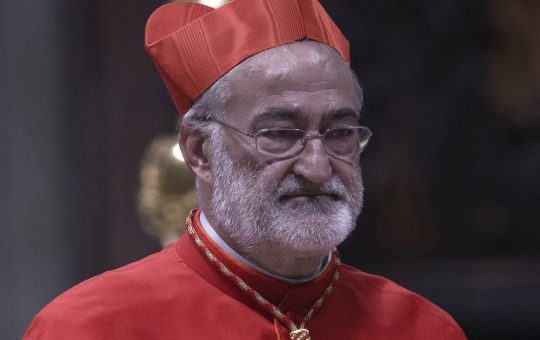 Criza de Credibilitate în Biserica Catolică: Autosuspendarea Arhiepiscopului de Rabat și Impactul Acuzațiilor de Abuz Sexual