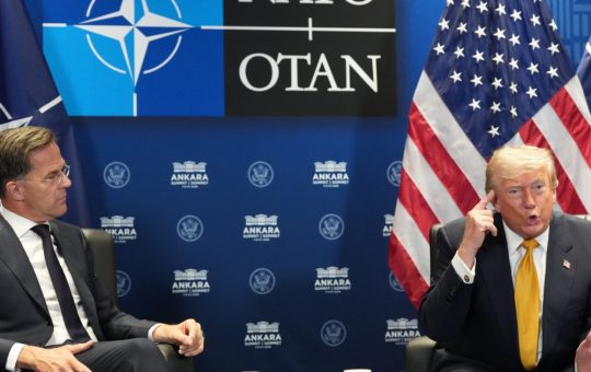 Tensiuni comerciale și politice: Donald Trump își suspendă schimburile cu Spania – Context și implicații