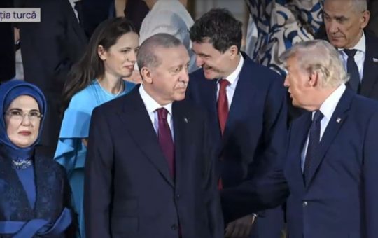 Întâlnirea simbolică dintre Nicușor Dan și Donald Trump: O privire asupra relațiilor internaționale și impactului personalităților politice