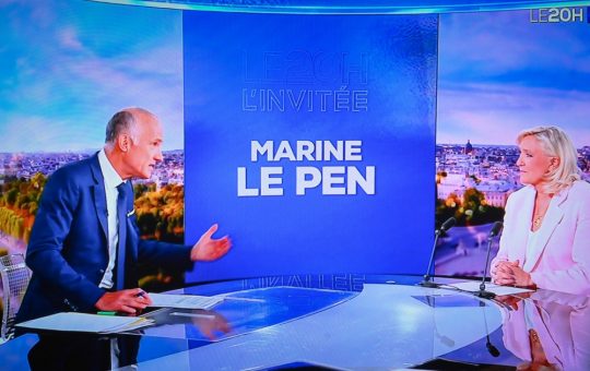 Marine Le Pen și Întoarcerea în Arenă: O Campanie Electorală Controversată