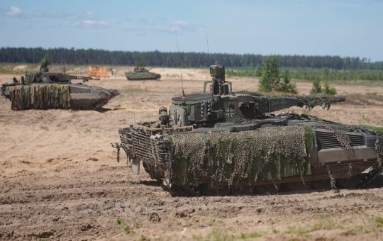 Europa în fața provocărilor de apărare: Tancurile germane revin în est, iar NATO trebuie să se reinventeze