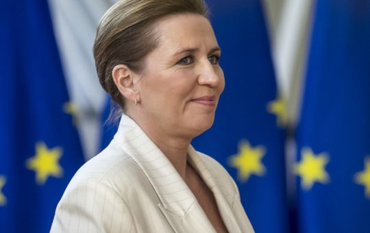 Tensiuni internaționale și suveranitate: Răspunsul premierului danez Mette Frederiksen la afirmațiile lui Trump privind Groenlanda