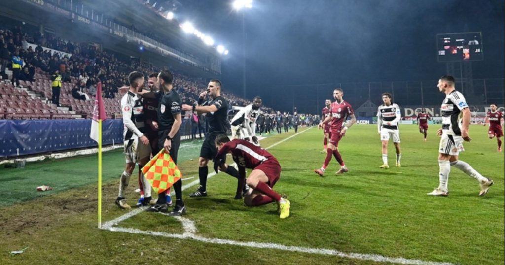 Noile Reguli de Arbitraj în Superligă: O Revoluție în Fotbalul Românesc