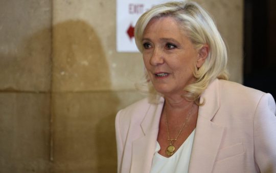 Marine Le Pen: Între Controverse și Viitorul Politic al Extremei Drepte Franceze