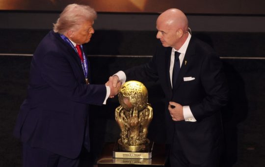 Scandalul Cartonașului Roșu Anulat: Reacția Președintelui FIFA și Implicațiile Politice
