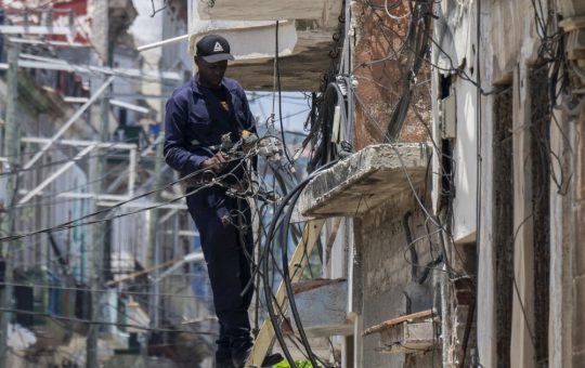 Cuba în Întuneric: Criza Energetică și Impactul Asupra Societății Cubaneze
