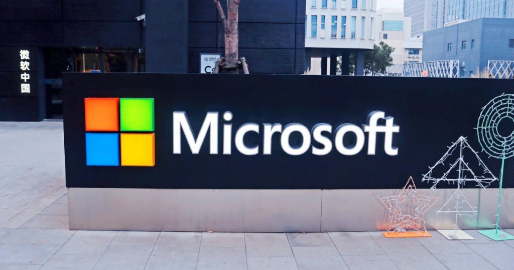 Concedierile masive la Microsoft: O analiză detaliată a impactului și implicațiilor strategiei de restructurare