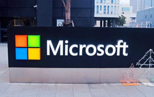 Concedierile masive la Microsoft: O analiză detaliată a impactului și implicațiilor strategiei de restructurare