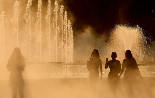 Prognoza Meteo: Ce Ne Așteaptă în Următoarele Săptămâni și Impactul Caniculei Asupra României