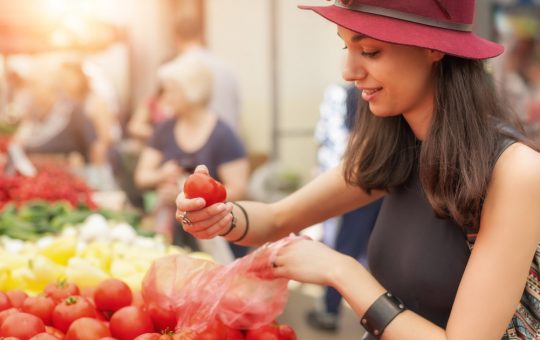 Pericolele Alimentației: 70.000 de Români Spitalizați Anual din Cauza Alimentelor Alterate