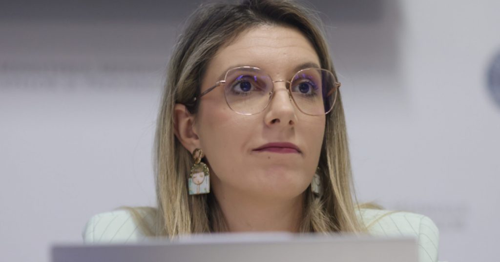 Controversa rejudecării procesului dintre Diana Buzoianu și RA-APPS: O privire asupra justiției românești