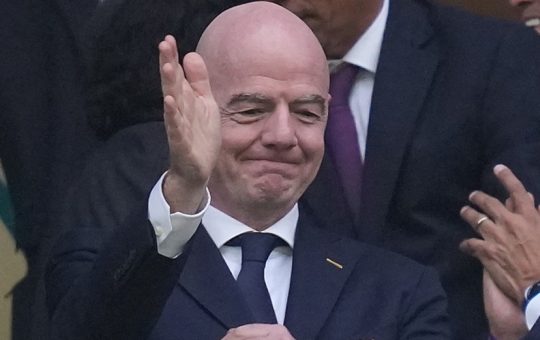 Controversa cartonașului roșu: Impactul politic în fotbalul internațional și reacțiile lui Donald Trump