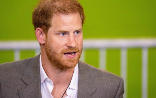 Conflicte Regale: Haosul cazării prințului Harry la Palatul Buckingham și implicațiile sale