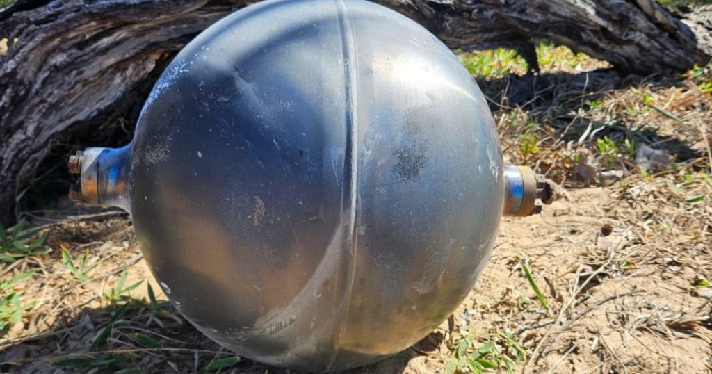 Misterioasele sfere de pe plajele australiene: O analiză profundă a originilor și implicațiilor