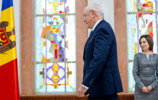 Demisia Premierului Alexandru Munteanu: O Analiză Detaliată a Deciziilor Politice din Republica Moldova