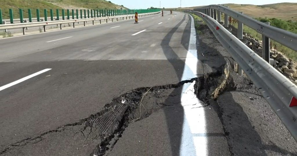 Surparea pe Autostrada A10 Sebeș-Turda: Analiză a Cauzelor și Implicațiilor pentru Infrastructura Rutieră din România