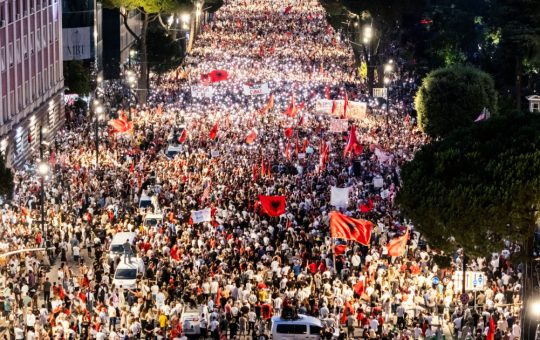 Între Proiectele Imobiliare și Drepturile Cetățenilor: Protestele din Albania și Implicațiile Lor